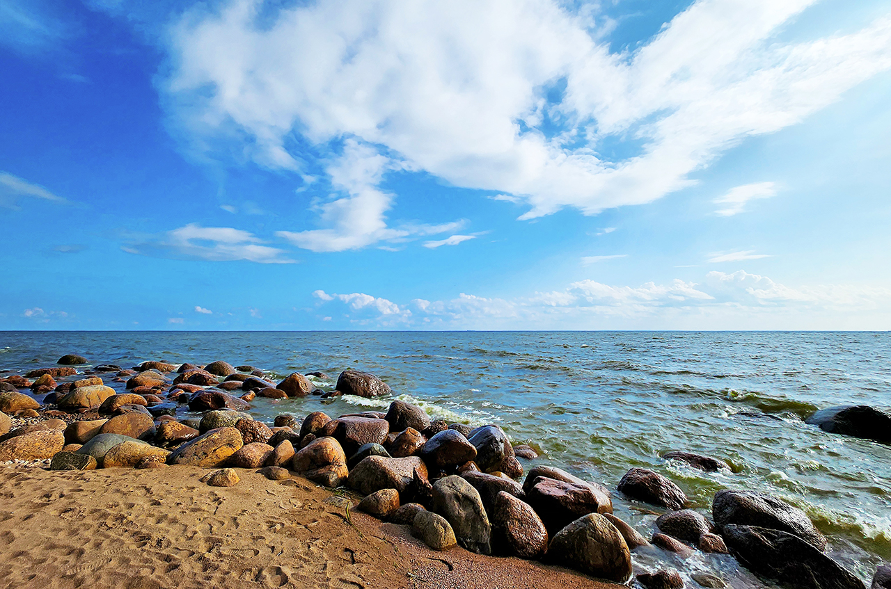 Дом 400 м²  на берегу Финского залива  на участке 22,5 сот