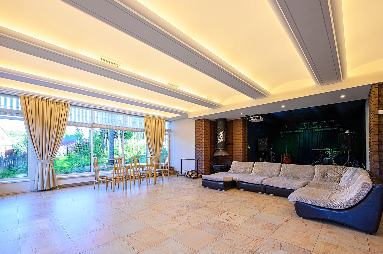 Дом 655,1 м² на участке 65 сот