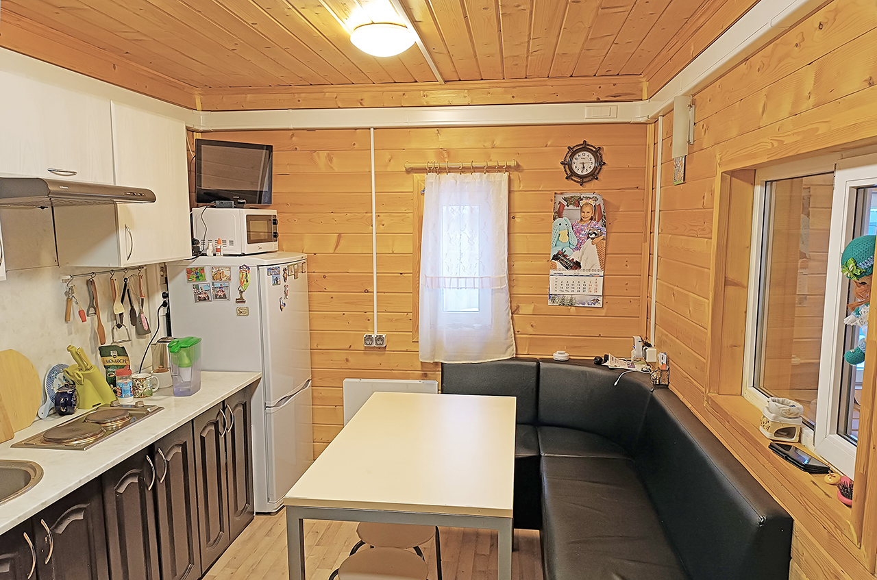 Дом 94,5 м² с гостевым домом 48 м² на участке 7,5 сот.